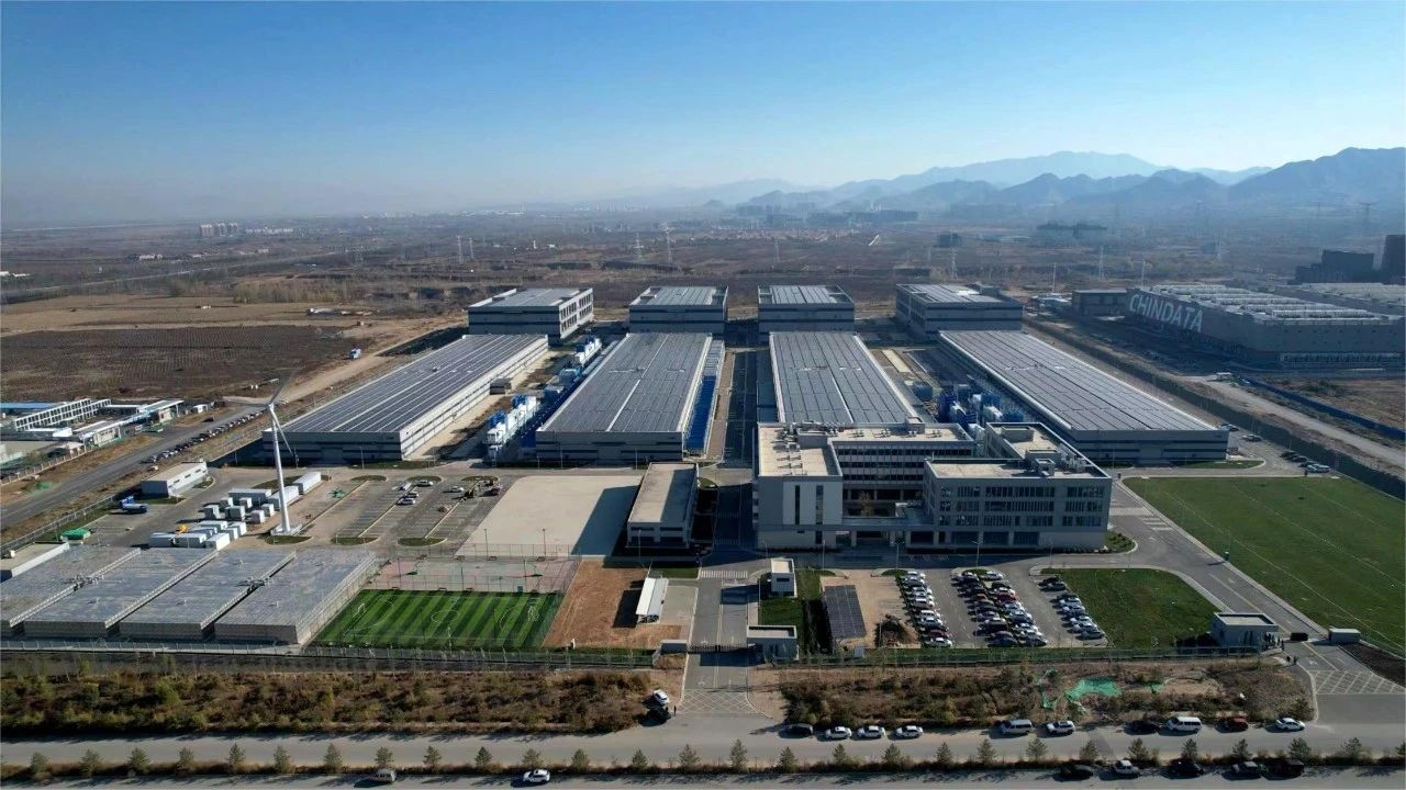 晶科科技助力腾讯落地国内首个「风光储」一体化数据中心微电网